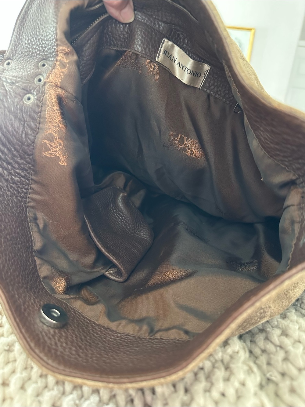 Juan Antonio distressed leather hobo bag - Picture 9 of 10